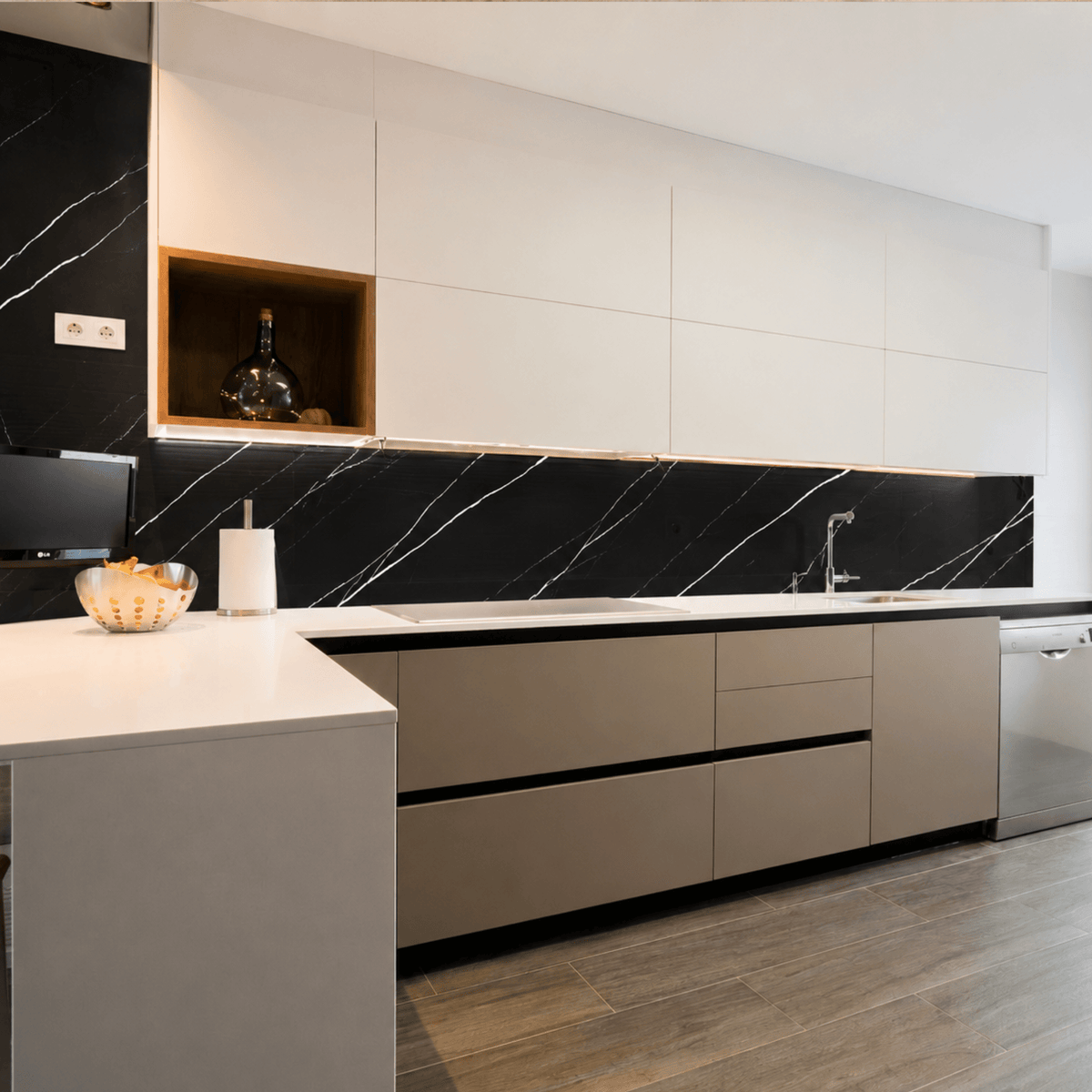 Placa PVC símil mármol Negro Monterrey para pared