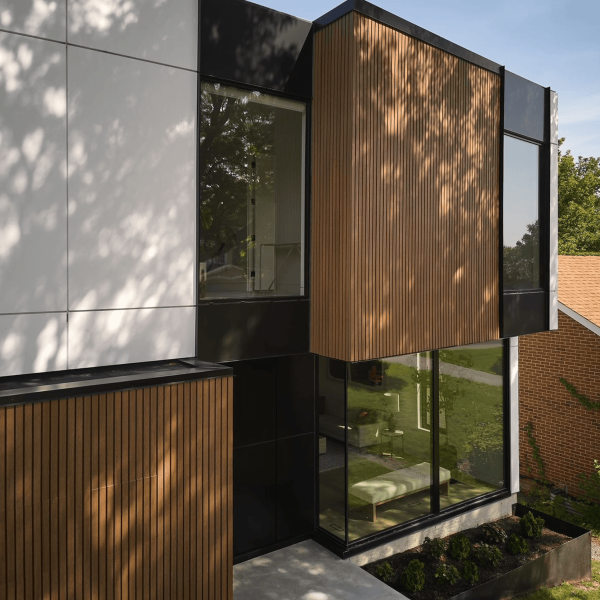 Panel WPC exterior Teak detalle veta madera teca premium | SRJ Tu Hogar Uruguay